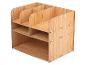 Holzregal mit mehreren Fächern zur Aufbewahrung von Dokumenten und Büromaterial.