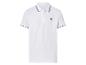Weißes kurzärmeliges Poloshirt mit dunkelblauem Besatz an Kragen und Ärmeln und kleinem Logo.
