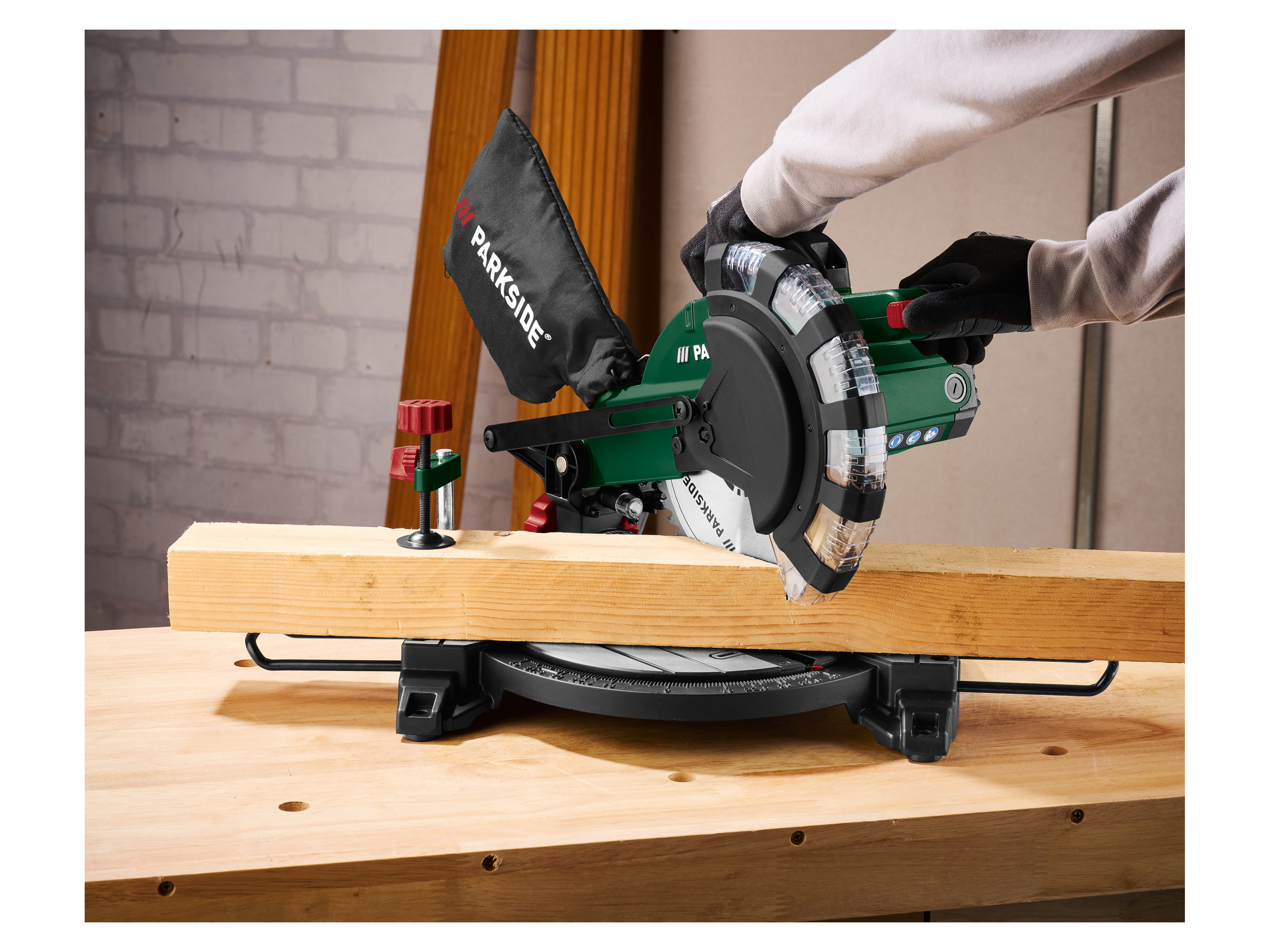 PARKSIDE® Kapp- und Gehrungssäge »PKS 1500 C4« – Bild 2 von 4