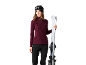Frau im langärmeligen Sportshirt, Skihose und Mütze, die Skier hält.