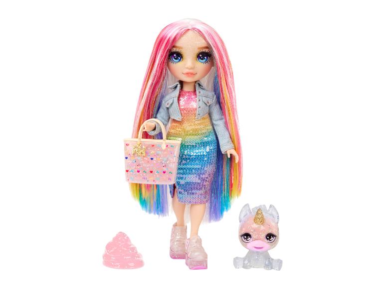 Puppe mit Regenbogenhaar, Paillettenkleid und Accessoires, inklusive einer Einhornfigur.