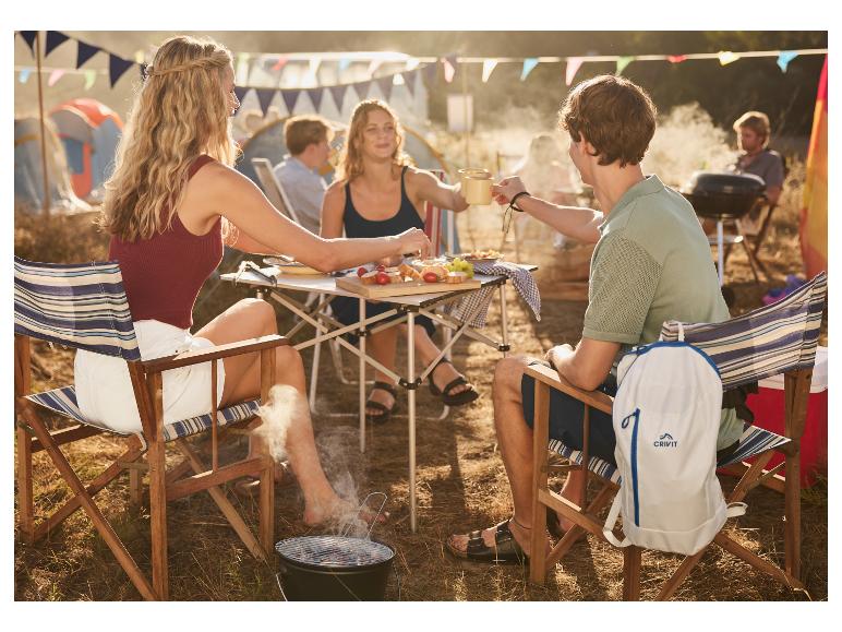 Crivit Camping: Essen, Grill und Klappstühle.