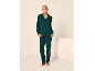 Grüner karierter Damen-Flanellpyjama.