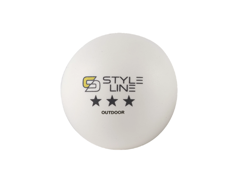Weißer Tischtennisball mit dem Text „STYLE LINE OUTDOOR“ und drei Sternen.