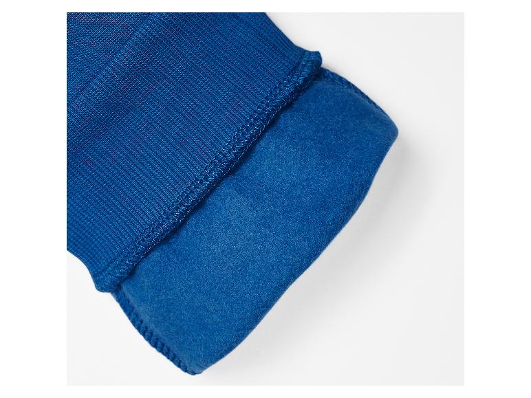 Blaues geripptes Stoffbündchen mit Fleecefutter.