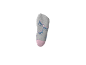 Graue Socke mit rosa Zehen und einem Muster aus blauen und rosa Zeichentrickfiguren.