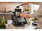 Multifunktionale Küchenmaschine mit Touchscreen, dämpft Kartoffeln.