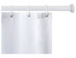 Eine weiße Duschstange mit einem weißen Duschvorhang