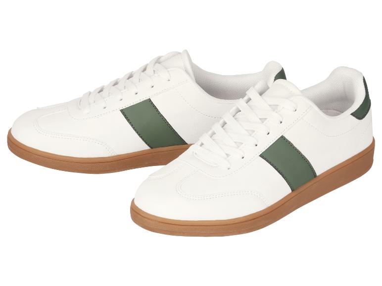 Weiße Sneaker mit grünen Streifen und brauner Sohle