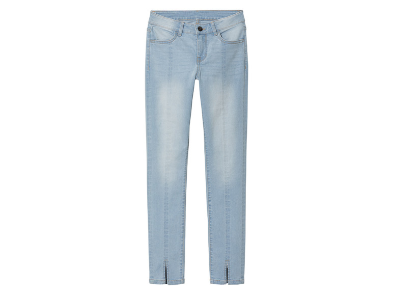 Hellblaue Skinny Jeans mit Schlitzen am unteren Saum.