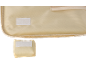 Beige Aufbewahrungstasche mit Klettverschlüssen, einer befestigt und einer separat.