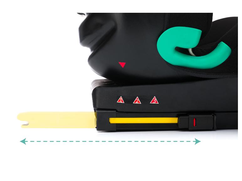 Nahaufnahme eines schwarzen Kindersitzes mit gelbem Isofix-Anschluss und grünen Details.