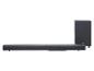 JBL Audiosystem mit schwarzer Soundbar und Subwoofer, auf weißem Hintergrund.