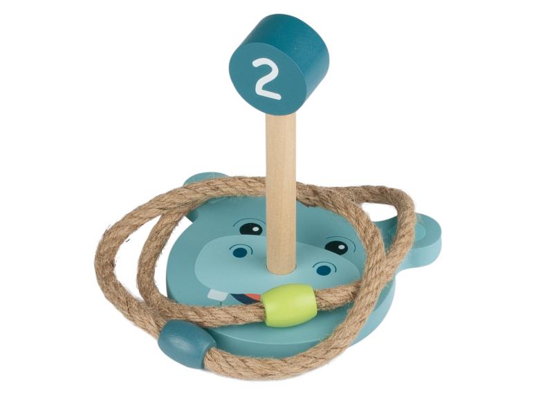 Hölzernes Ringwurfspiel mit Nilpferd-Motiv und Seilringen, Nummer 2 am Stab.