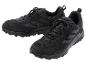 Schwarze Herren-Sportschuhe mit robuster Sohle und Schnürsenkeln.