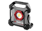 Tragbare LED-Arbeitsleuchte in Grau und Rot mit Griff, auf schwarzem Hintergrund.