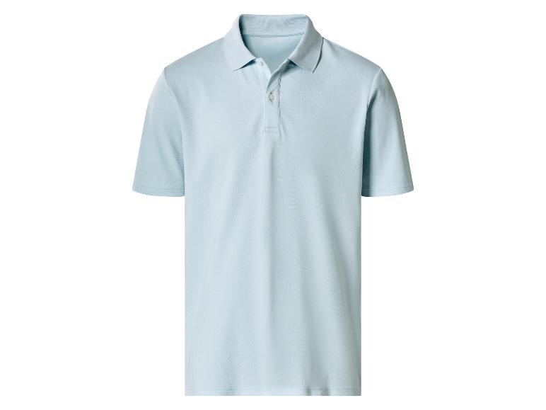 Hellblaues Herren-Poloshirt mit kurzen Ärmeln.