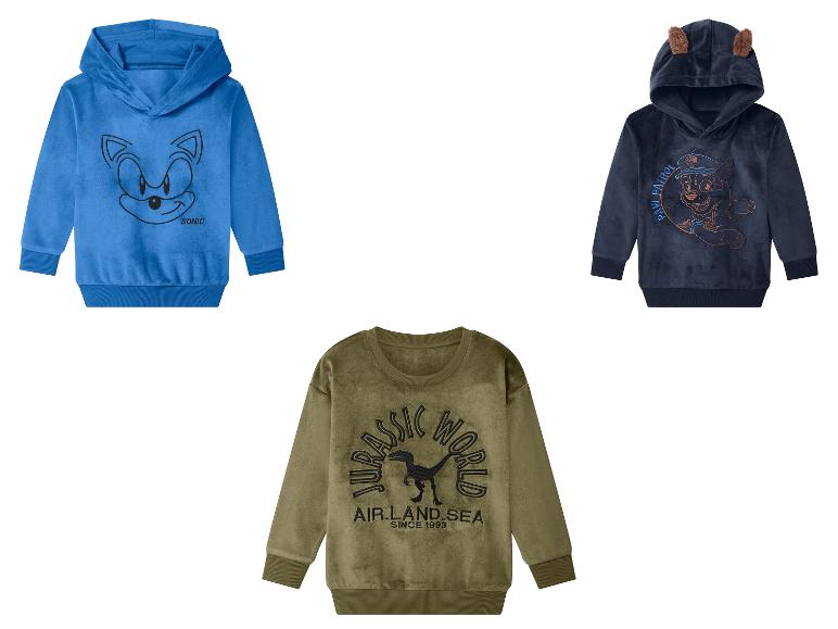 Kinder-Hoodies: blauer Sonic-Hoodie, marineblauer Paw Patrol-Hoodie und olivgrünes Jurassic World-Sweatshirt.