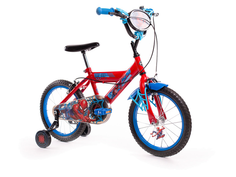 Ein rotes Kinderfahrrad mit Spiderman-Motiv, inklusive Stützräder.
