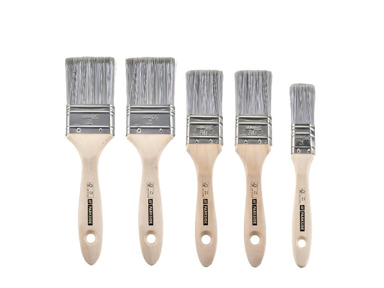 Set aus fünf PARKSIDE Pinseln mit Holzgriffen in verschiedenen Größen.