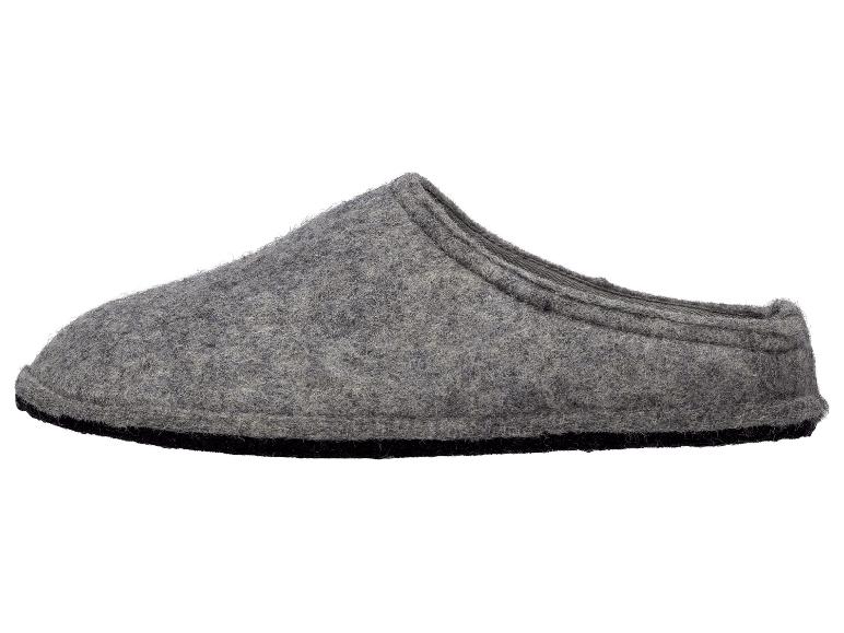 Graue Filzpantoffeln.