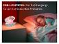 RGB-Nachtlicht in Muschelform mit schlafendem Mädchen im Hintergrund: „RGB-LICHTSPIEL: Sanfte Übergänge für ein harmonisches Ambiente.“