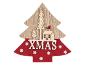 Hölzerne Weihnachtsbaumdekoration mit XMAS-Schriftzug, einem Haus und Bäumen.
