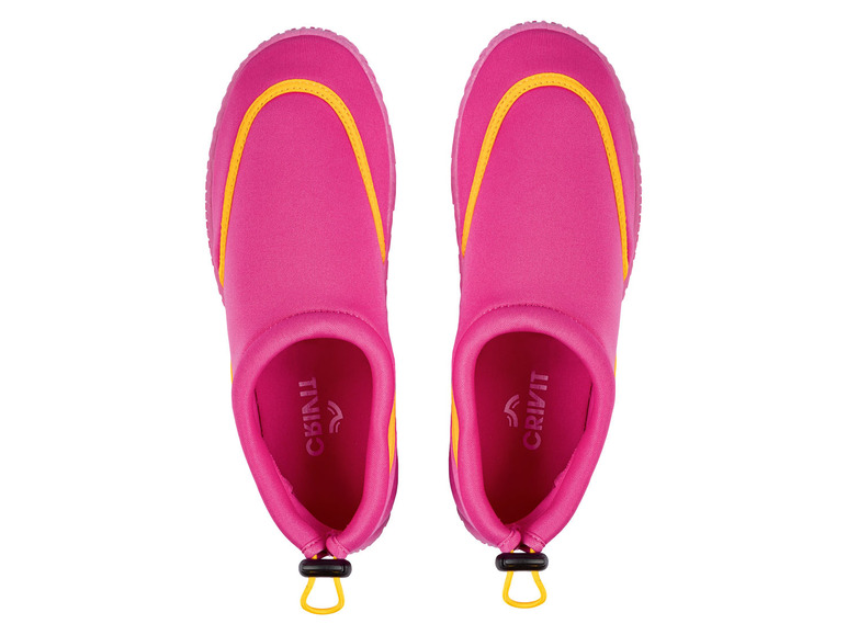 Rosa Crivit Wasserschuhe mit gelben Akzenten.