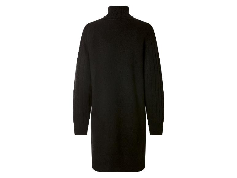 Schwarzes Rollkragen-Strickkleid mit strukturierten langen Ärmeln.