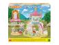 Sylvanian Families Erlebniskindergarten Sandkasten und Pool mit Figur Flora Rabbit Cradle Baby Thyme.