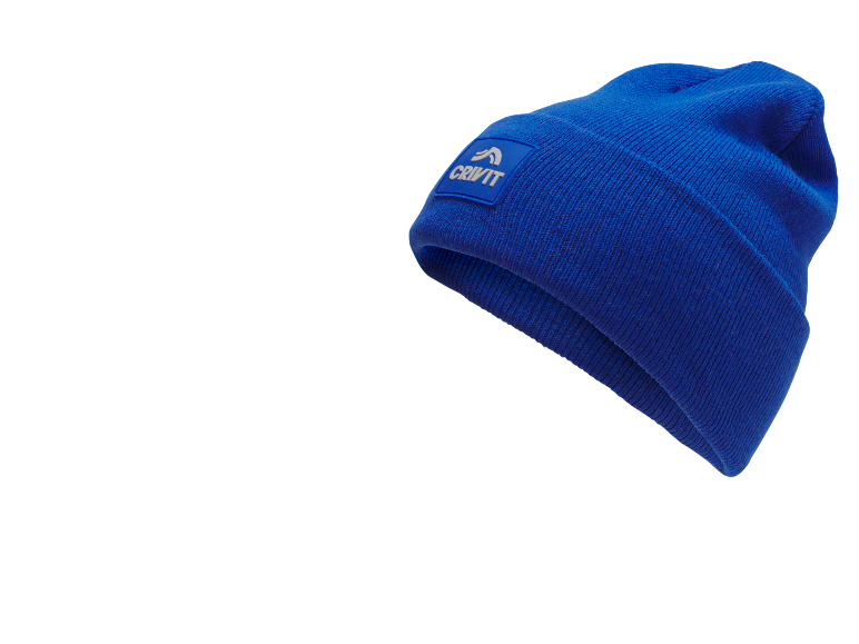Blaue Wintermütze mit quadratischem Logo