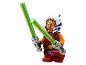 LEGO Star Wars Ahsoka Tano Minifigur mit zwei grünen Lichtschwertern.