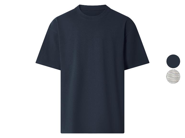Marineblaues Kurzarm-T-Shirt mit Rundhalsausschnitt, mit einfarbigen und gestreiften Farbmustern.
