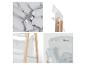 Details des BABYGO Hochstuhls Level Newborn mit Gurt und Holzbeinen.