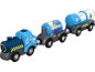Blauer Spielzeugzug mit Lokomotive und zwei Tankwagen, einer mit bunten Kugeln und einer mit der Aufschrift ROZ 95.