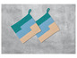 Zwei gehäkelte Topflappen in Türkis, Hellblau und Beige.