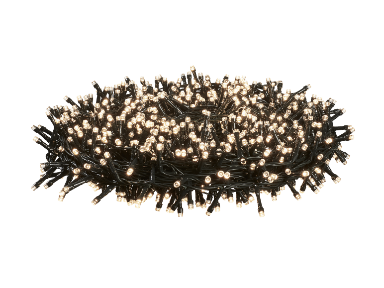 Warmweiße LED-Lichterkette auf schwarzem Hintergrund