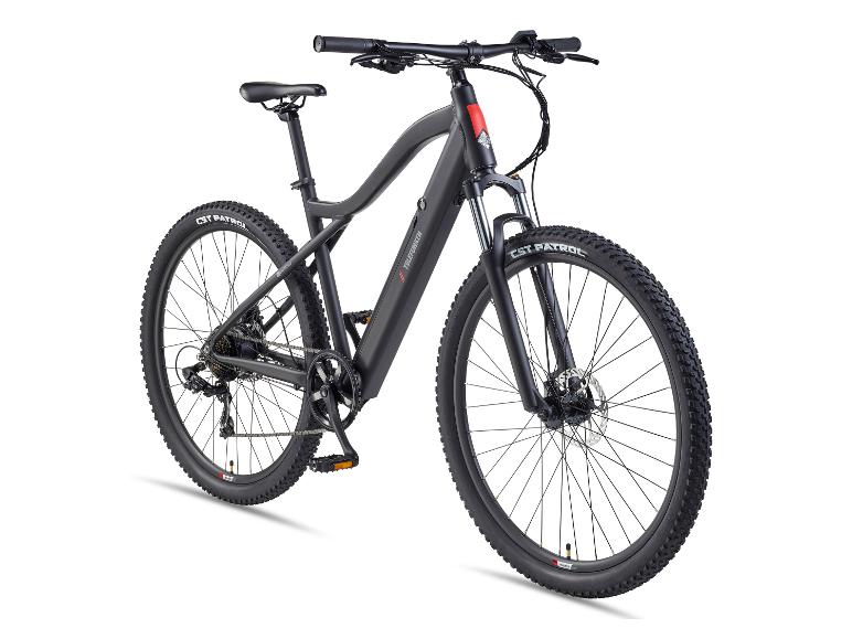 Schwarzes E-Mountainbike mit dicken Reifen und Federung.