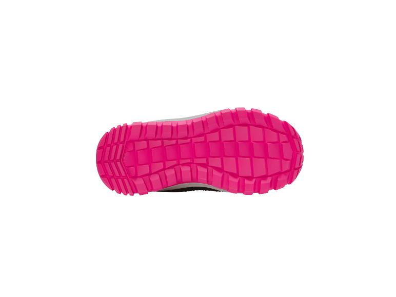 Leuchtend pinke Schuhsohle mit grobem Profil.
