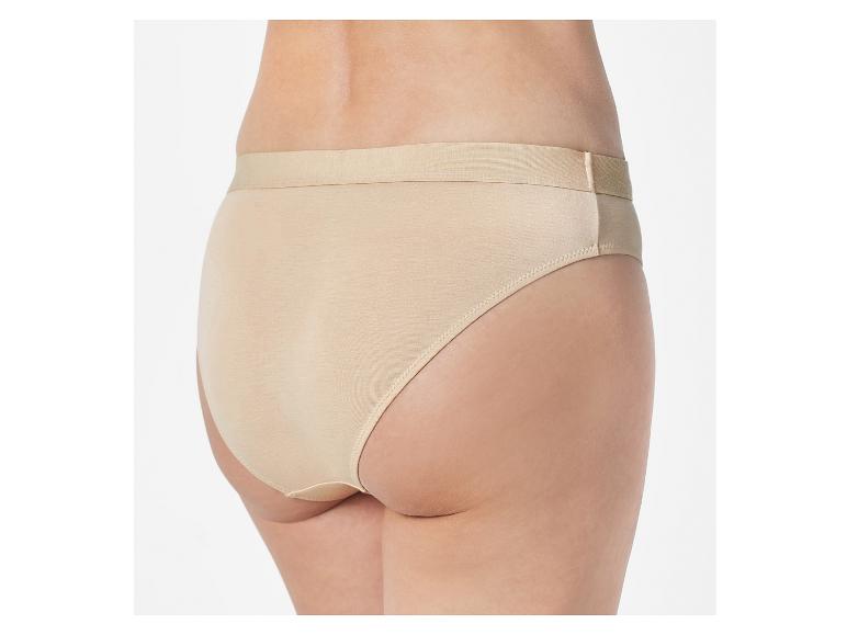 Beige Baumwoll-Slips.