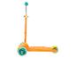 Orange-türkiser Kinderroller, verspieltes Design.