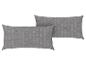 Zwei graue Kissen mit Textur, minimalistischer Stil.