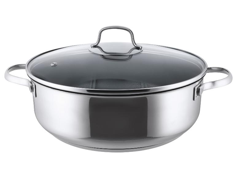 Edelstahltopf mit Glasdeckel und zwei Griffen.