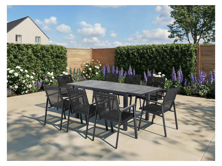 Gartenmöbel-Set mit grauem Tisch und acht Stühlen auf einer Terrasse.