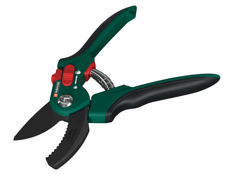 Gartenschere von Parkside mit Teleskopstiel.