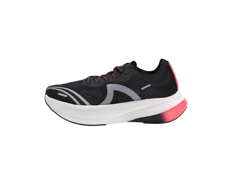 Schwarzer Laufschuh mit grauen und pinken Akzenten.