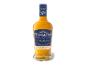 Eine Flasche schottischer Whisky mit blauem Etikett, das Erbe und Geschmack hervorhebt.