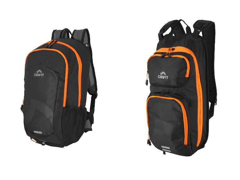 Zwei schwarz-orange Crivit Rucksäcke, einer von vorne und einer von der Seite.