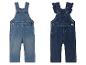 Zwei blaue Jeans-Overalls für Babys.