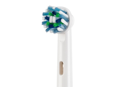 Oral-B Elektrische Zahnbürste »Pro 1 750«, mit Reise-Etui